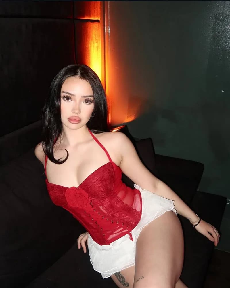 Nil | Besiktas VIP Escort | ISTANBUL ESCORT BAYAN